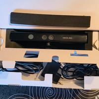  Xbox 360 più 2 Joy Stick più Kinect 