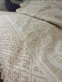 Copriletto matrimoniale sardo tessuto a mano