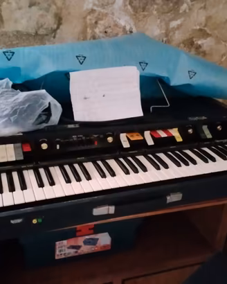 FARFISA TASTIERA ANNO 1974 COME NUOVA