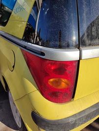 Fanale posteriore sinistro PEUGEOT 1007 del 2005
