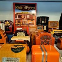 Modelli e miniature   Radio D'Epoca
