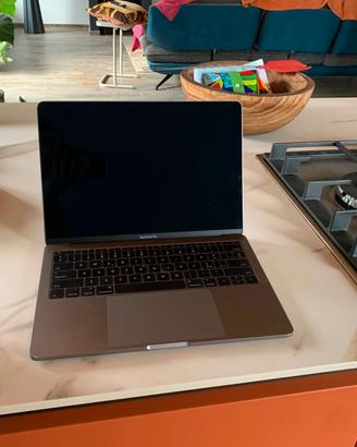 Apple MacBook Pro 13" Retina 2016 | i5 | 8GB RAM |