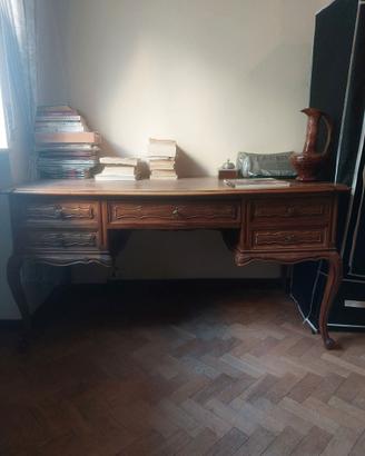 Scrivania in legno