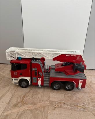 Autocarro pompieri Scania Super 560R - Bruder