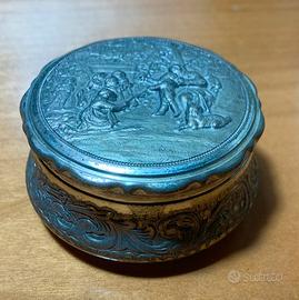 Antica Scatoletta Portapillole Argentata