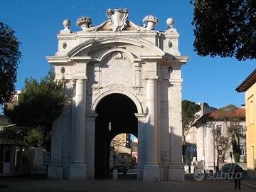 Settimanale posto auto coperto