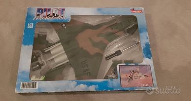 Modellino aereo militare