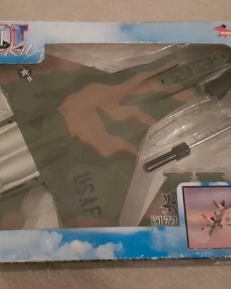 Modellino aereo militare