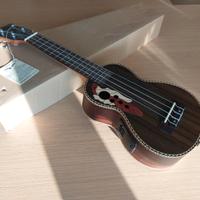 Ukulele in mogano, elettroacustico