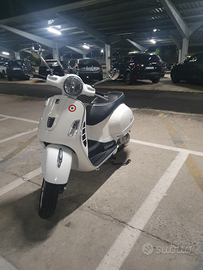 Vespa 300 gts