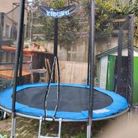 Trampolino elastico.