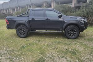 Toyota Hilux 2.8 Gazoo Racing Black