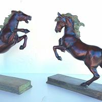 Rara Coppia di Grandi Cavalli Rampanti in Bronzo