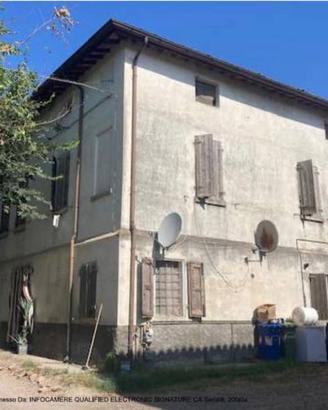 Immobile in asta di 145 m² con 4 locali a Novi di 