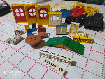 Diversi pezzi Lego oggetti comuni e rari - Tutto per i bambini In vendita a  Bari