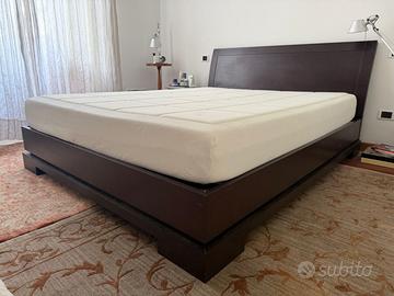 Letto a una piazza e mezza con materasso Tempur