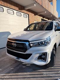 Toyota Hilux,2.4 D Anno in 2020
