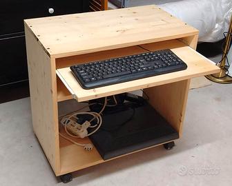 Mobile porta-pc con ruote