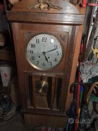 Antico orologio da parete 