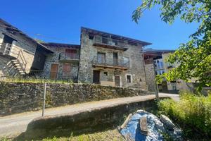 Casa indipendente di 141 m² con 4 locali a Colorin