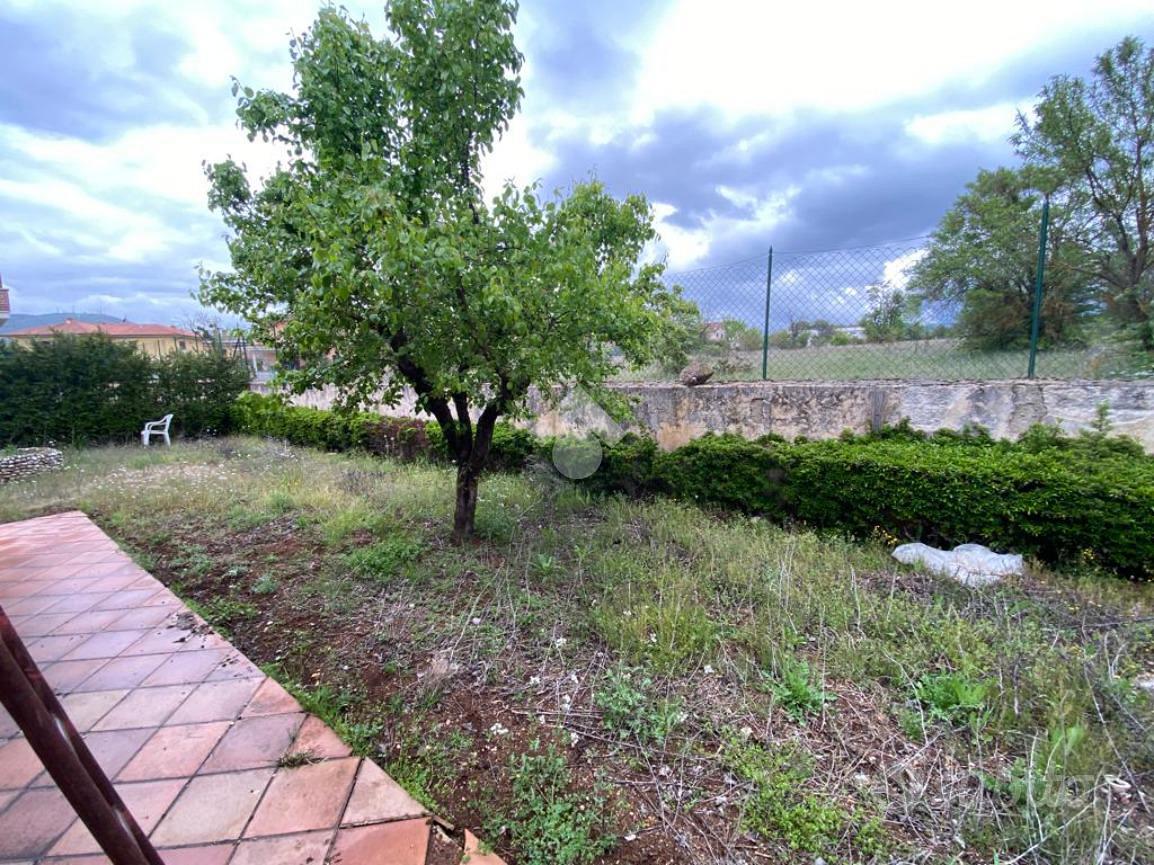 VILLA SINGOLA A AVEZZANO - Vista 4