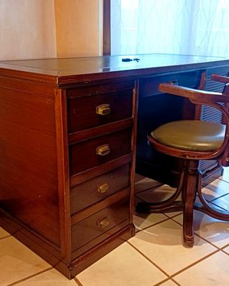 Scrivania stile inglese in noce