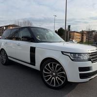 Land Rover Range Rover Vogue 3.0TDV6 black edition