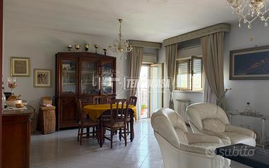 LUMINOSO 5 VANI CON GARAGE