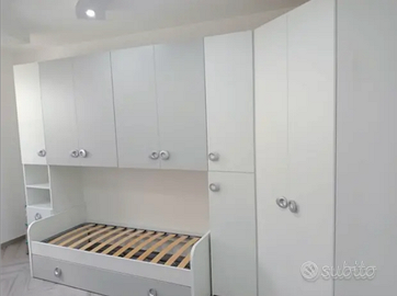 Cameretta ponte con cabina angolare