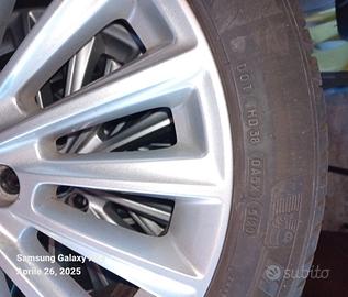 cerchi con gomme ,ford r17