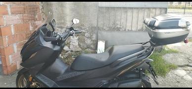 Zontes 350e  2025 con bauletto completo 