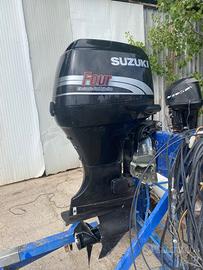 Suzuki DF 70 motore fuoribordo
