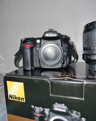 Nikon D7000 + Nikon 18-105 VR