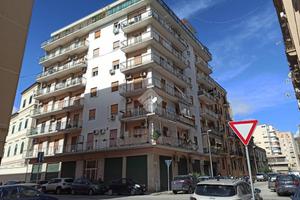 4 LOCALI A PALERMO