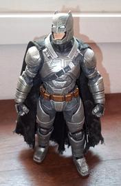 Batman vs Superman Batman corazzato Iron Studios 