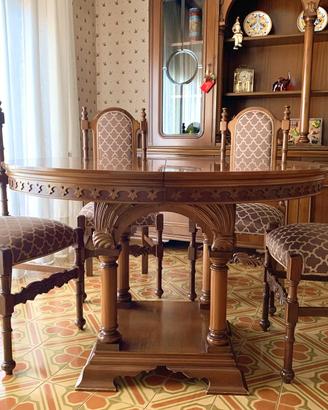 TAVOLO ALLUNGABILE IN NOCE MASSICCIA CON 6 SEDIE