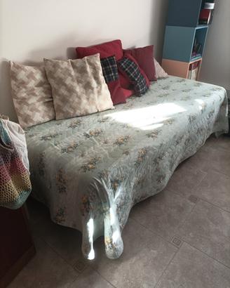 letto singolo comprensivo di materasso