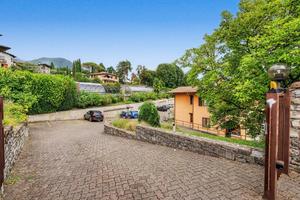 Appartamento di 90 m² con più di 5 locali e posto 