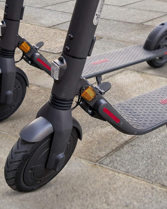 Ninebot Kickscooter E45E par Segway