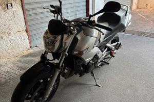 Suzuki gsr 600