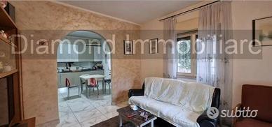 Appartamento 4 vani con garage a Riposto