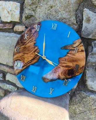 orologio in resina e legno d'ulivo 