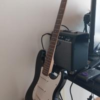 chitarra elettrica Fender Squier Strat e accessori