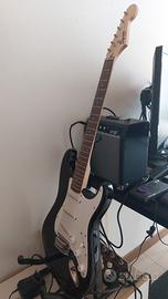 chitarra elettrica Fender Squier Strat e accessori