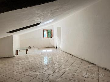 MANSARDA A CASTELLAMMARE DI STABIA