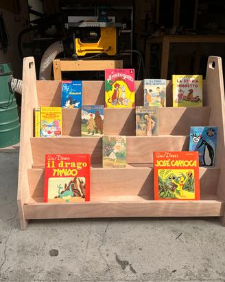 Libreria per bambini Montessori verticale in legno
