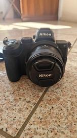 NIKON Z5 + obiettivi + accessori + batteria extra
