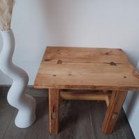 sgabello in legno fatto a mano