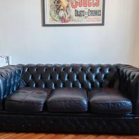 Divano Chesterfield originale marrone scuro