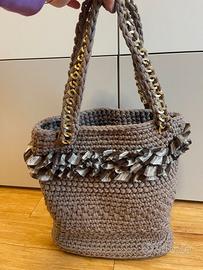 borsa fatta a mano all'uncinetto